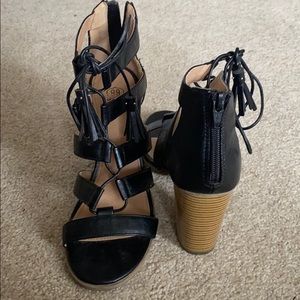 Size 7 lace up black heels